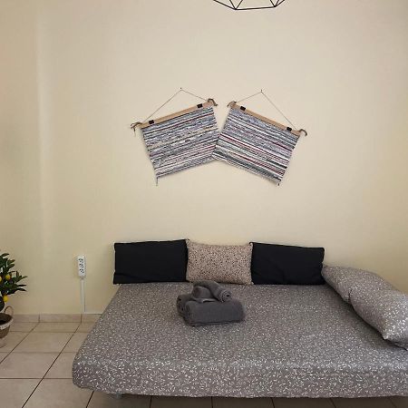 Yiayia Katina'S House Apartment Corinth Exterior photo